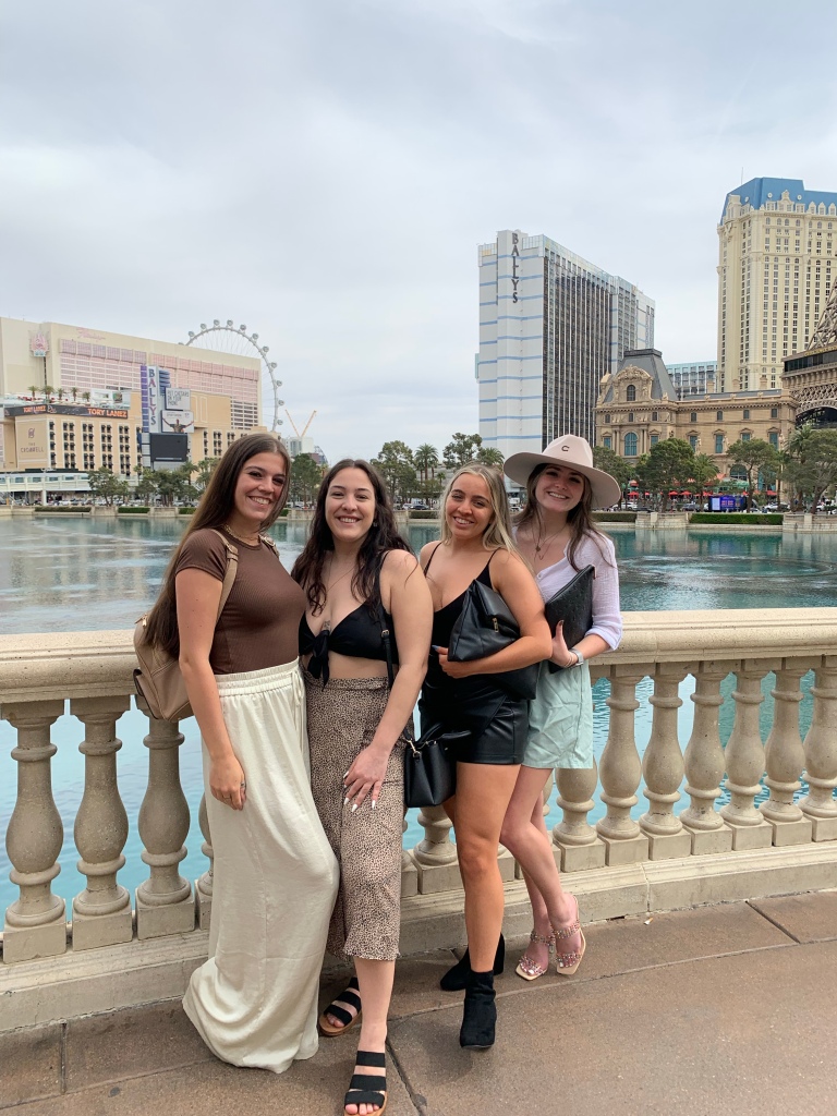 Las Vegas Travel Guide + Celebrating A 21st Birthday In Vegas – TAYLOR ONZE